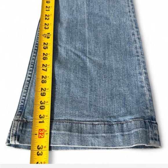 Women's Blue Flared Jeans 29” - Picture 4 of 6